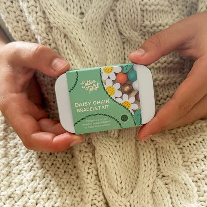 Daisy chain bracelet kit